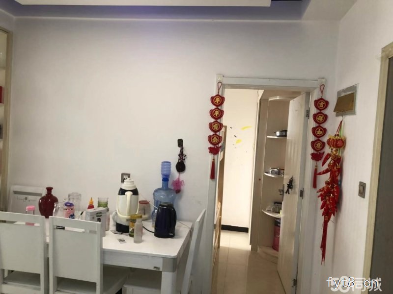 实验小学对面,胜利路南,南面是沙河景观。